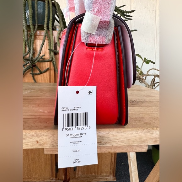 SOLD!!Coach Glovetanned Leather Studio Shoulder Bag 19 - Picture 12 of 13